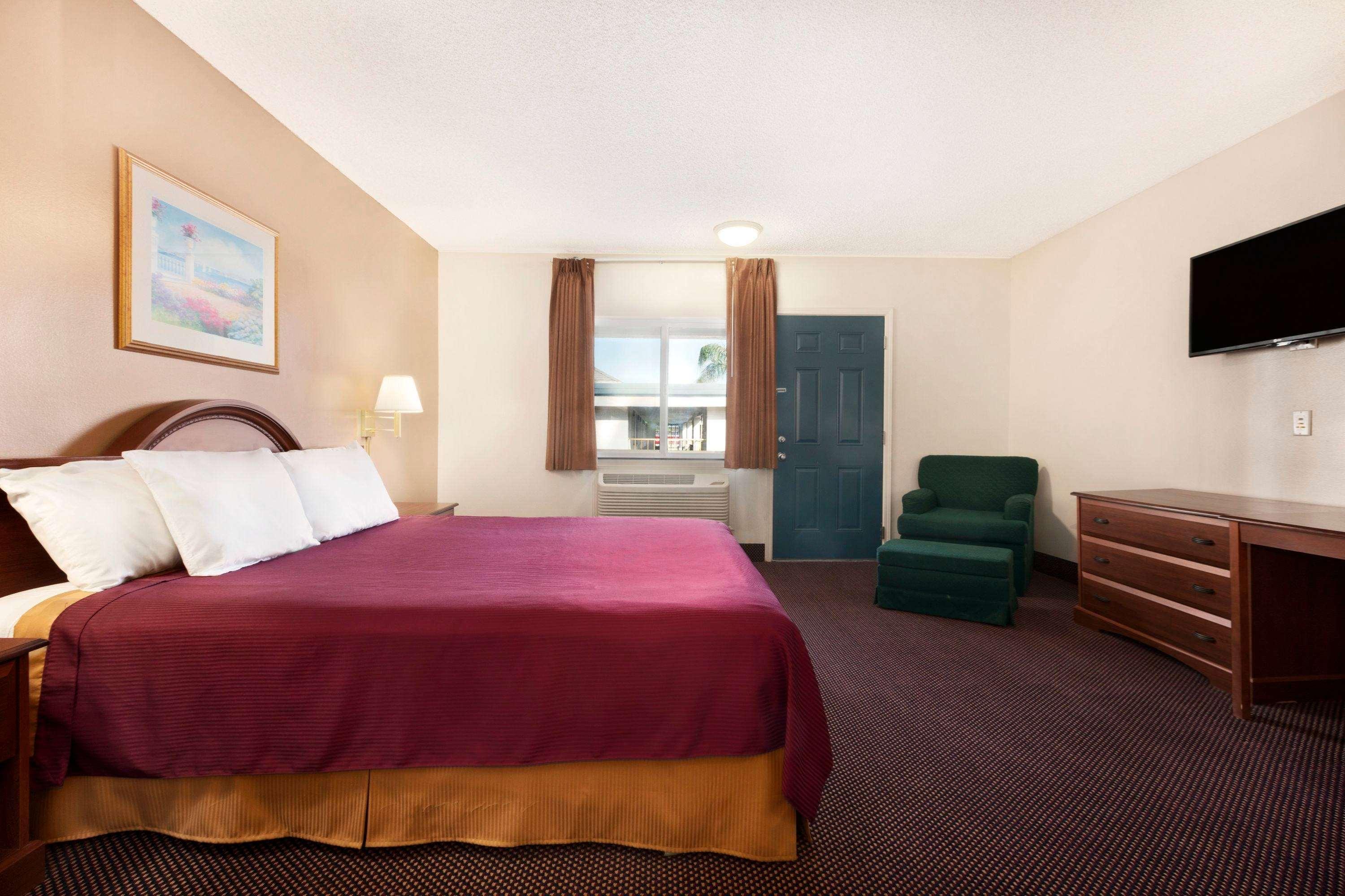 Travelodge by Wyndham Bakersfield Eksteriør bilde